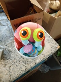Plyšová hračka Zuru Snackles SpongeBob v tvare gule s doplnkom Krabby Patty, 13 cm, 1 ks 2