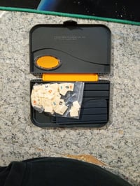 Joc de societate Jumbo Original Rummikub Compact – Ediție de călătorie pentru întreaga familie – JUM03942 – Produs desigilat, stare outlet 3