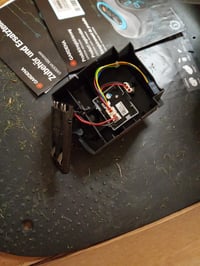 Robotska kosilica Gardena Smart SILENO Free Set 750 m² – neispravna, djelomično radi: oštećena stanica za punjenje, slomljena kamera (stanje: vidi 2. sliku) 2