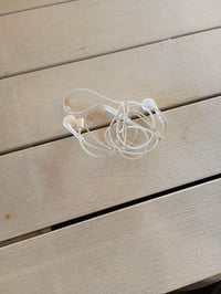 Slúchadlá Apple EarPods s Lightning konektorom, biele, kompatibilné s iPhone a iPad, káblové slúchadlá s mikrofónom 2