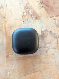 Bezdrôtové slúchadlá Xiaomi Redmi Buds 8 Lite, aktívne potlačenie hluku 42 dB, výdrž batérie 36 hodín, čierne – viditeľne používané 3