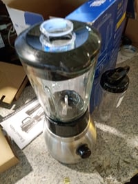 Blender 2 în 1 Russell Hobbs 23821-56 cu cană de sticlă de 1,5 l și recipient to-go de 600 ml, oțel inoxidabil, aparat pentru smoothie 2