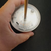 Lampă de birou mini LED BRILONER, cu touch, reglabilă, USB-C, bej — defectă, pentru piese: nu se aprinde după încărcare (stare: vezi a doua imagine) 4