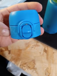 Biberon pentru copii ion8 din oțel inoxidabil 400 ml, albastru, etanș, deschidere cu o singură mână, capac cu închidere — utilizat (stare: vezi a 2-a imagine) 4