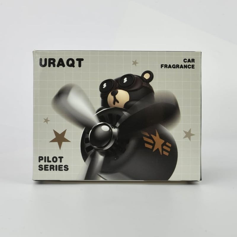Aranyos pilóta maci autós illatosító szellőzőrácsra, 2 aromaterápiás tablettával - URAQT