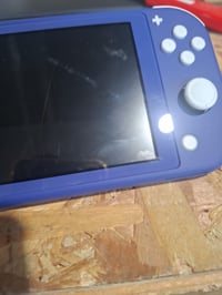Nintendo Switch Lite Kék - Hordozható Játékkonzol Gyerekeknek — hibás, alkatrésznek: törött kijelző, nem működik (állapot: lásd a 2. képet) 4