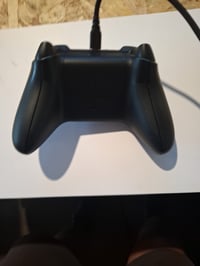 Bezdrôtový ovládač Xbox pre PC s USB-C káblom – chybný, na náhradné diely/na opravu (stav: pozri 2. obrázok) 8