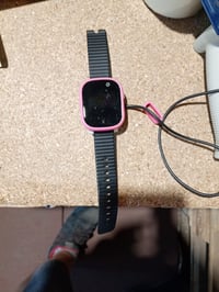 Detské inteligentné hodinky Deutsche Telekom Xplora X6 Play eSIM — chybné, na náhradné diely: nezapínajú sa a nereagujú ani na nabíjanie (stav: pozri 2. obrázok) 2