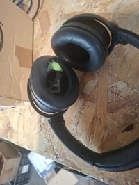 Bose QuietComfort SC Bluetooth slúchadlá s potlačením hluku a mikrofónom — chybné, čiastočne funkčné: poškodené náušníky (stav: pozri 2. obrázok) 4