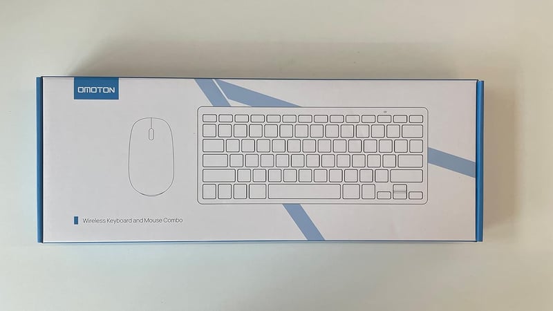 OMOTON rózsaarany Bluetooth billentyűzet, kompakt méretű