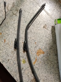 Valeo Silencio VF938 első ablaktörlő lapát készlet 550 mm / — hibás, részben működik: meghajlott 550 mm-es lapát (állapot: lásd a 2. képet) 2
