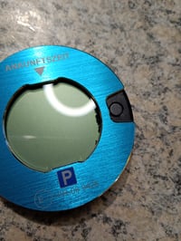 Disc de parcare electronic OOONO P-DISC NO1 – defect, funcționează parțial: afișaj deteriorat, lichid scurs (stare: vezi a 2-a imagine) 2