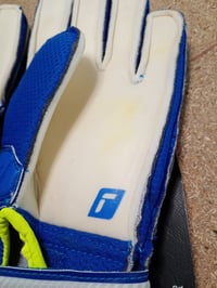 Reusch Attrakt dječje golmanske rukavice, veličina 6, snažan grip i stabilno pristajanje — žuta mrlja na rukavici (stanje: vidi 2. sliku) 2