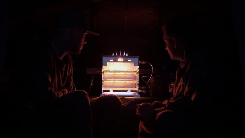 New Direction Tackle Rozsdamentes Acél Hordozható Gázfőző - Multifunkciós Kemping Tűzhely és BBQ Grill Sütő Horgászathoz és Kültéri Kirándul
