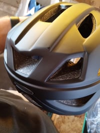 Detská cyklistická prilba Favoto, čierna, veľkosť S (48 – 54 cm) — Na jednom mieste je odlúpená matná farba (stav: pozri 2. obrázok) 2