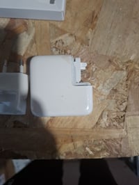 Apple 35 W-os kettős USB-C port hálózati adapter töltő — hibás, alkatrésznek: törött, működésképtelen darab (állapot: lásd a 2. képet) 4