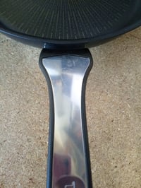 Tefal Unlimited On tava 28 cm, visoki rub, titanijski neprijanjajući premaz, indukcija — oštećena ručka (stanje: vidi 2. sliku) 4
