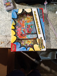 Pokémon TCG Mega-Feraligatr-ex Collection – Mega vývoj majestátnych hrdinov, 1 holografická promo karta, 1 obria pohyblivá karta, 4 2