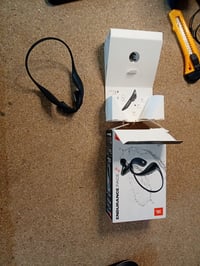 JBL Endurance Pace športové Bluetooth slúchadlá s otvorenou konštrukciou, čierno-sivé, vodotesnosť IP68, výdrž batérie 10 hodín, použité 2