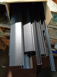 Plasă de țânțari pentru fereastră Windhager Flexi Fit, 130x150 cm, cadru telescopic, antracit, fără găurire — mică ruptură în plasă (stare: vezi imaginea nr. 2) 3