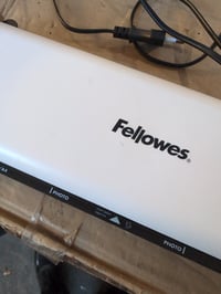 Laminator Fellowes Sola A4, alb-negru, pentru documente format A4/A5/A6, până la 125 microni, pentru uz casnic și de birou 2
