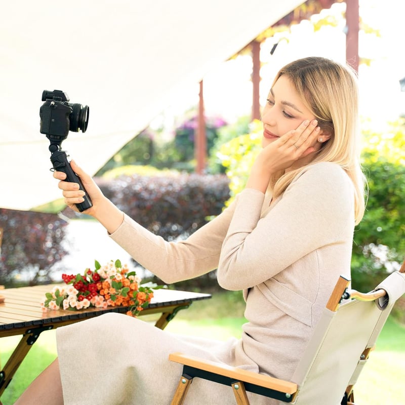 Sony kamera markolat és mini állvány távirányítóval - Kompatibilis a1, a7 IV, ZV-1, RX100 sorozattal