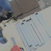 Raft metalic de perete pentru depozitarea lemnului Bora Portamate PBR-006B, 6 niveluri, negru — lipsesc 2 brațe, conține doar 10 bucăți în loc de 12 (stare: vezi a 2-a imagine) 2