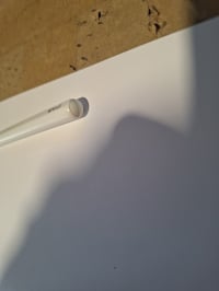 Apple Pencil 2. generácie, dotykové pero na iPad, biele, magnetické nabíjanie, citlivé na tlak, používané 4