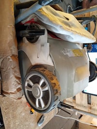 IKRA IEVL 1738 električni vertikutator i prozračivač travnjaka, 1700 W, radna širina 38 cm, podesiva radna dubina, košara za sakupljanje 50 l, rabljeno 5