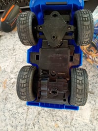Mașină de poliție cu telecomandă PAW Patrol Chase cu efecte luminoase — defectă, funcționează parțial: eroare de control și întârziere mare (stare: vezi a 2-a imagine) 3