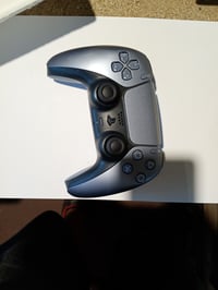 Bezdrôtový ovládač Sony PlayStation DualSense PS5 Sterling — chybný, na súčiastky: ovládač je v skrate (stav: pozri 2. obrázok) 4