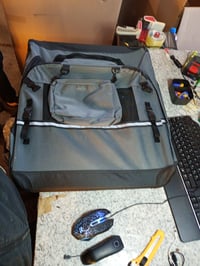 Skladacia prepravka pre psov a mačky VOUNOT 70x52x52 cm, oxfordská tkanina, s priedušným kovovým rámom, rukoväťami a vreckami, sivá 2