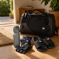 Edzőtermi rajtcsomag: sporttáska + edzőkesztyű + 800 ml shaker + úszópapucs 1