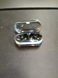 JBL Soundgear Clips nyitott fülhallgató töltőtok, Ghost Black színben, SonicArc dizájn, IP54 vízálló 2