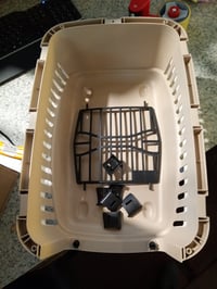 Kerbl Pet Expedion prijenosni kavez za pse i mačke, 45x30x30 cm, krem/taupe, plastika, maks. 10 kg, rabljeno 2
