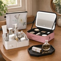 Set za savršen make-up stol: kozmetička torbica + organizator + pladanj + ogledalo s LED svjetlom 1