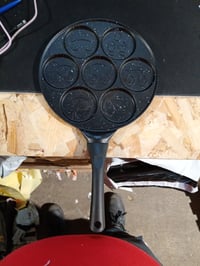 Retoo Palacsintasütő Serpenyő 7 Lyukkal Emoji Smiley Mintával, 26,5 cm, Tapadásmentes, Fekete, Tojáshoz is Alkalmas 2