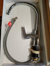 GROHE BauEdge jednoručna kuhinjska miješalica 332 mm krom, zakretanje 360 stupnjeva, keramička kartuša 28 mm, visoki izljev 31367001, rabljeno 2