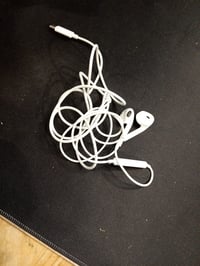 Apple EarPods USB-C slušalice za iPhone 15 i iPad uređaje, bijele, rabljeno stanje 2