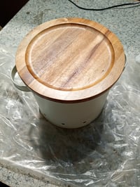 WENKO Aria fém tárolódoboz akácfa fedéllel, 3,8 l, légáteresztő, Ø 18 x 16,5 cm, bézs – — alsó horpadás és kopás (állapot: lásd a 2. képet) 4