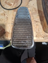Strúhadlo na parmezán Fackelmann 2 v 1 s dózou na uchovanie čerstvosti, 19x9,5 cm, nerezová plocha, priehľadný plast 3