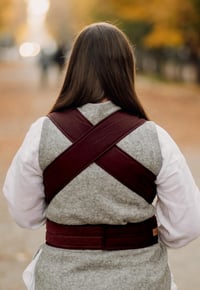 marsupi Babahordozó - Újszülötteknek Születéstől 15 kg-ig - Tépőzáras Rögzítés - Könnyű és Kompakt Kialakítás - 100% Pamut - Classic/Berry S 9
