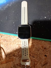 Inteligentné hodinky Amazfit Bip 6, 46 mm, kamenná farba — chybné, na súčiastky: Hodinky sa nezapnú a nereagujú na nabíjanie (stav: pozri 2. obrázok) 2