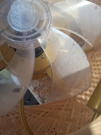 Stropni ventilator MiiR sa svjetiljkom od ratana, E27, s daljinskim upravljačem — neispravan, djelomično radi: ventilator se ne okreće (stanje: vidi 2. sliku) 3