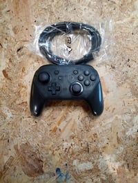 Bežični kontroler Nintendo Switch Pro Controller, crni, Bluetooth, za konzolu Nintendo Switch, stanje: otvoren outlet artikl 2