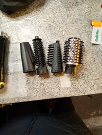 Set perie rotativă cu aer cald BaByliss AS200E Brush & Style 1000W, ceramică ionică, cu 4 capete, negru, utilizat 2