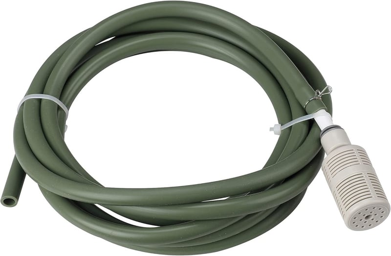 New Direction Tackle Önfelszívó Vízszivattyú 4 Méteres Tömlővel - USB Tölthető, Szűrőkosaras, Akkumulátoros, Fekete