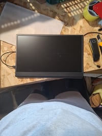 Prenosný monitor UFYQL 15,6", Full HD 1080P IPS, USB-C – chybný, na náhradné diely: Monitor nezobrazuje obraz (stav: pozri 2. obrázok) 2