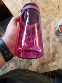 Športová fľaša Super Sparrow Tritan so slamkou, 500 ml, fialová – renovovaná — Na boku sa nachádza škrabanec (stav: pozri 2. obrázok) 2