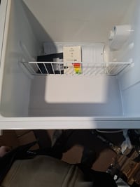 Minifrigider/Minibar Cecotec GrandCooler 20000 SilentCompress 46 L, Alb — carcasă deteriorată în mai multe locuri (stare: vezi poza 2) 12